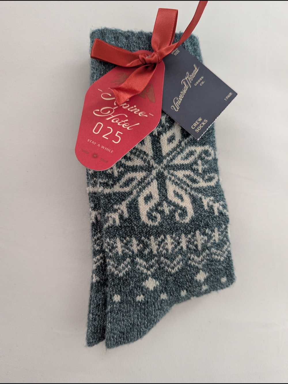 Cozy Nordic Snowflake Crew Socks